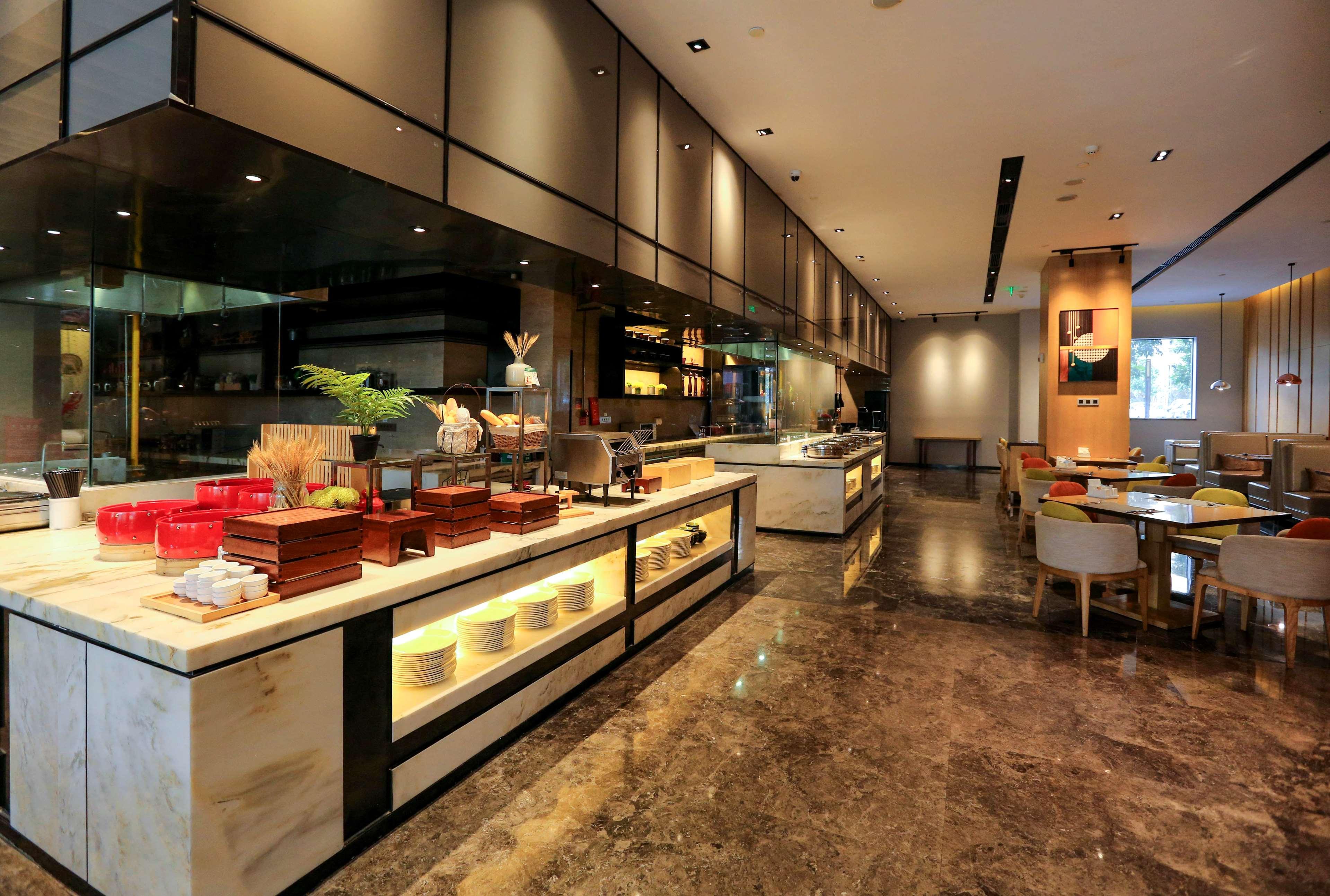 Hilton Garden Inn Foshan Bagian luar foto