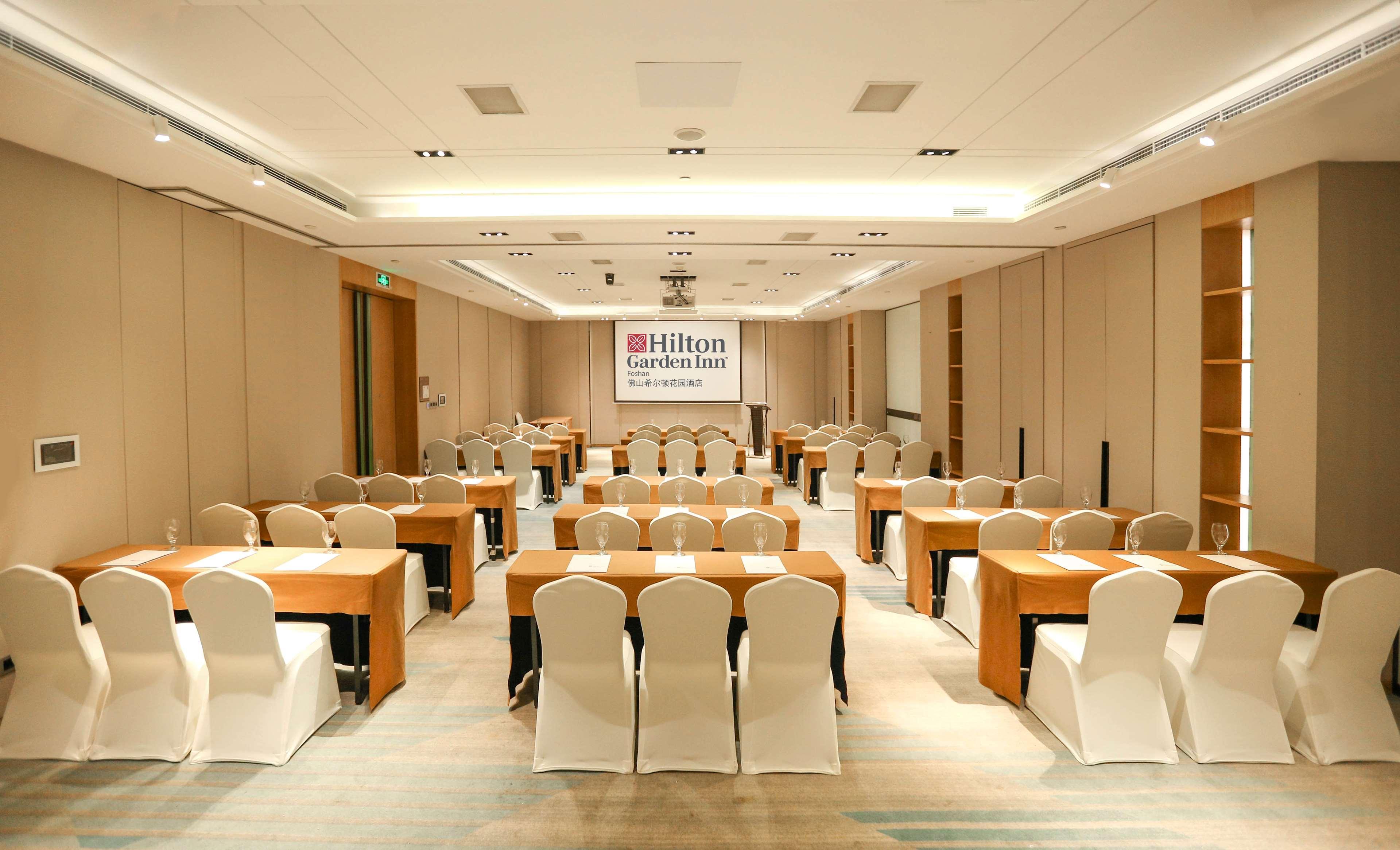 Hilton Garden Inn Foshan Bagian luar foto