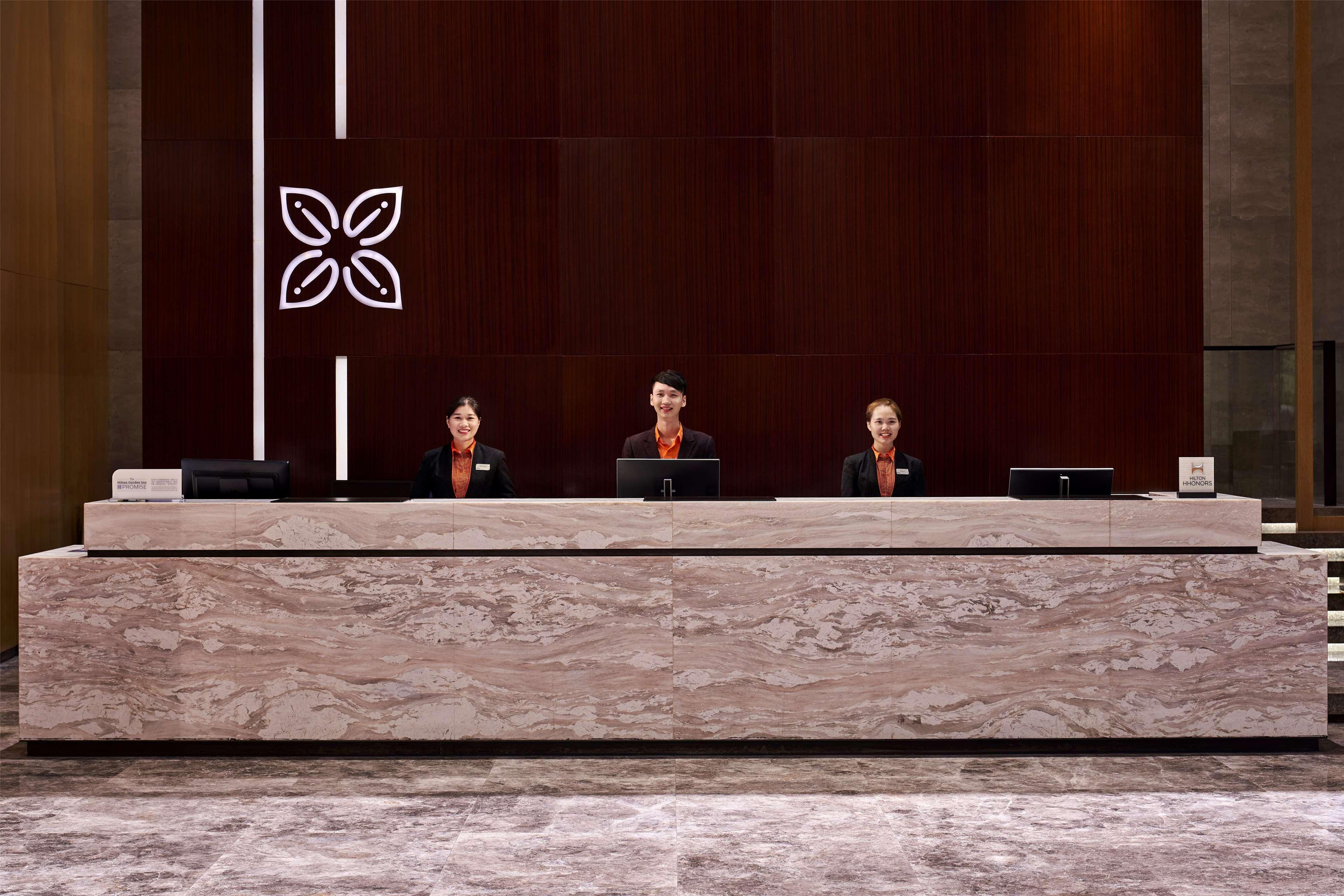 Hilton Garden Inn Foshan Bagian luar foto