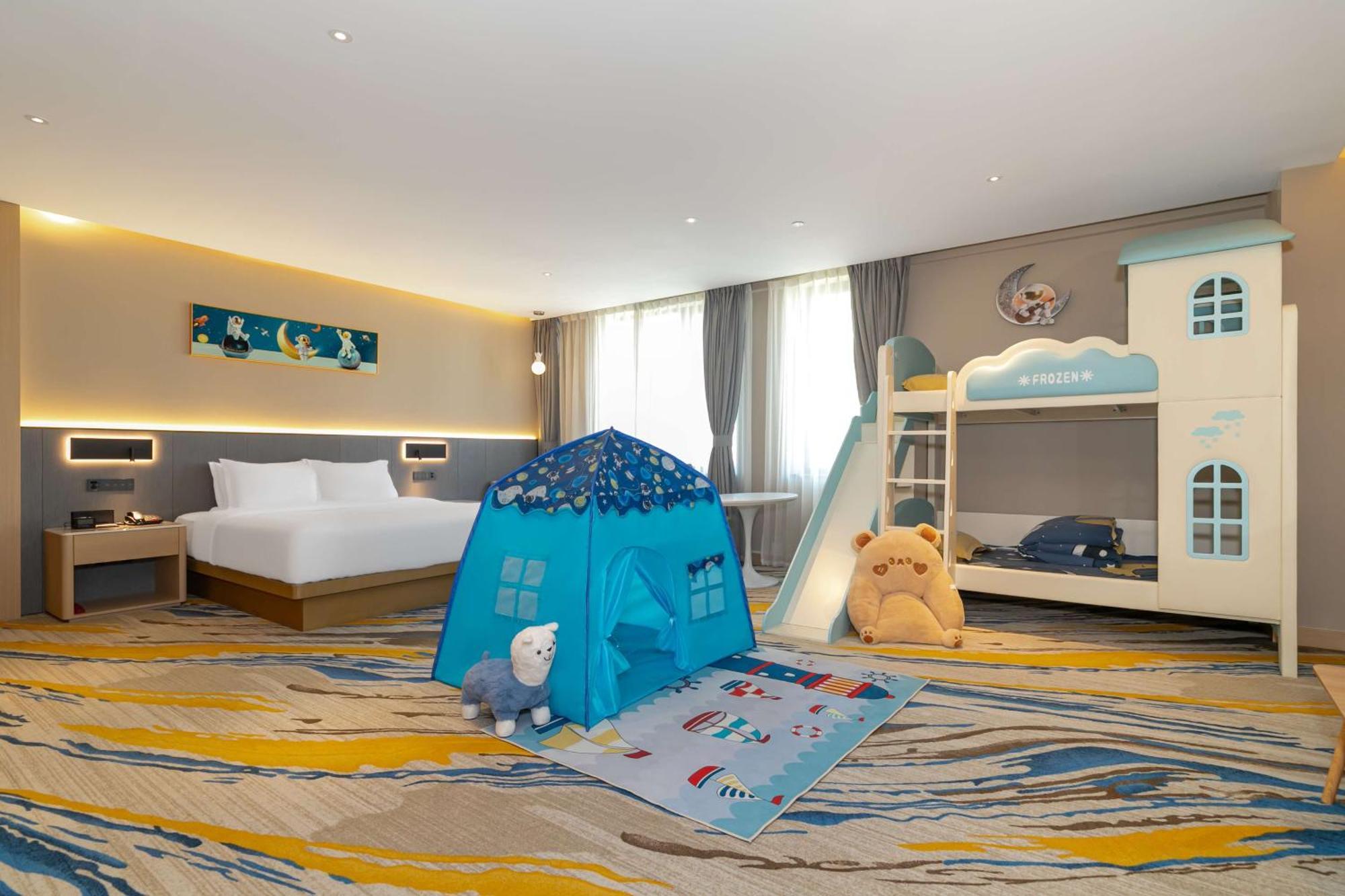 Hilton Garden Inn Foshan Bagian luar foto